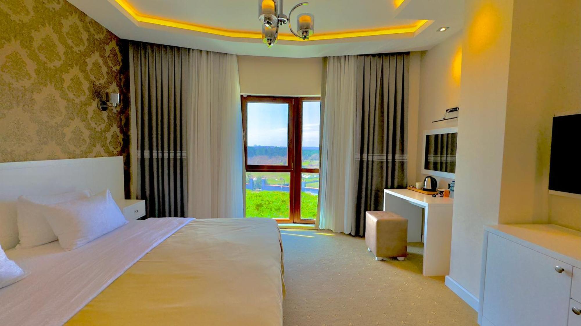 Green Roof Hotel & Spa Terkos Екстериор снимка